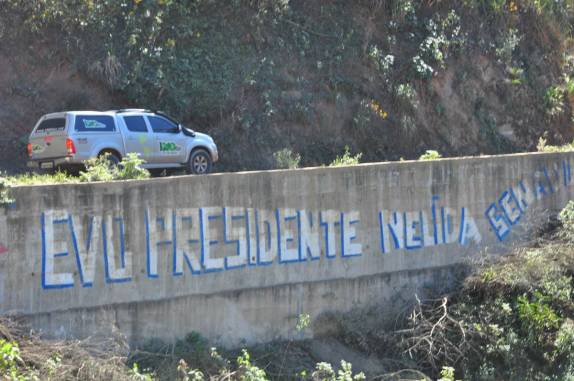 'Evo Presidente!' (estrada de Monteagudo à Sucre - Bolívia)